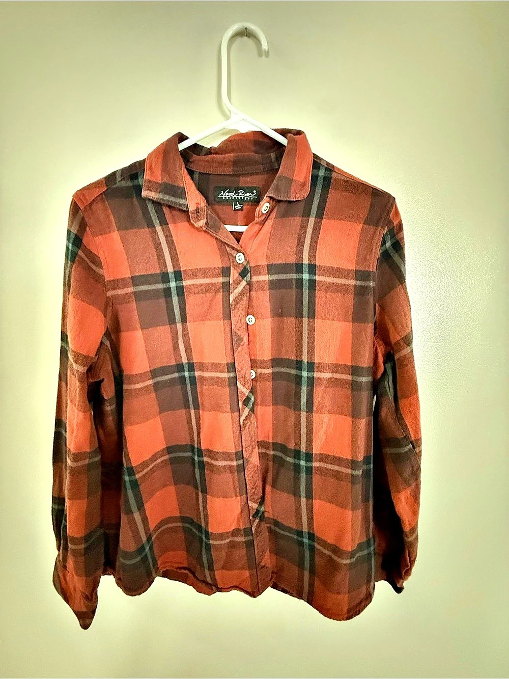 North River Plaid Button Down Shirt in Orange & Black great condition Size L